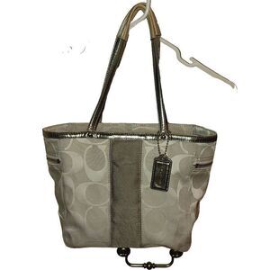 Coach Women's Cream Large Travel Tote Bag